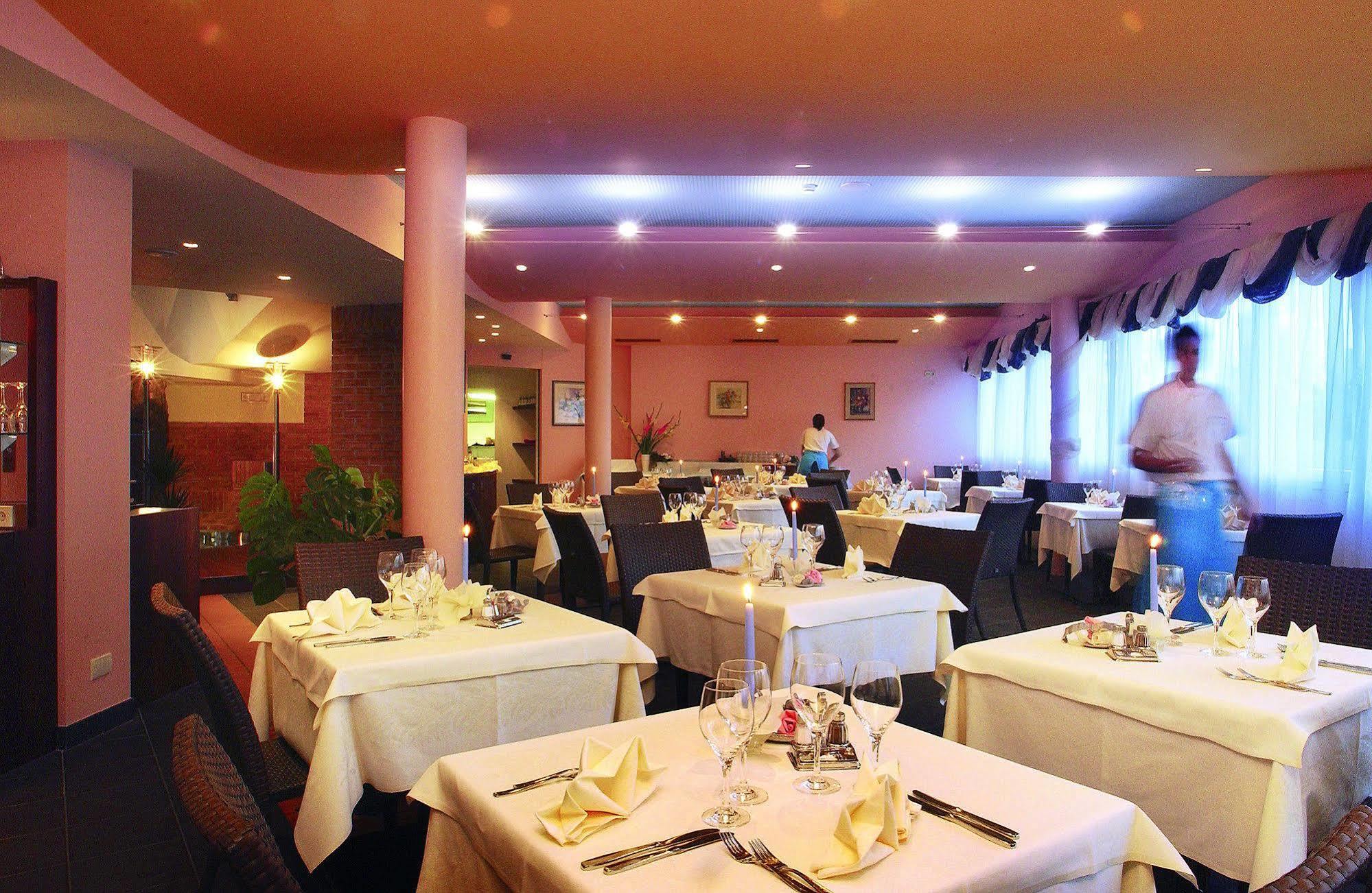 Hotel Krone - Eat, Drink, Stay Bressanone Exterior foto